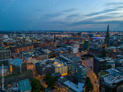 Obraz na płótnie The City of Hamburg with House of Government and the Lake Alster w salonie