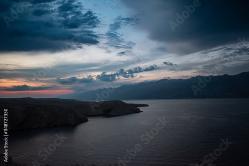 Fototapeta Naklejka Na Ścianę i Meble -  Ciel dramatique sur la mer