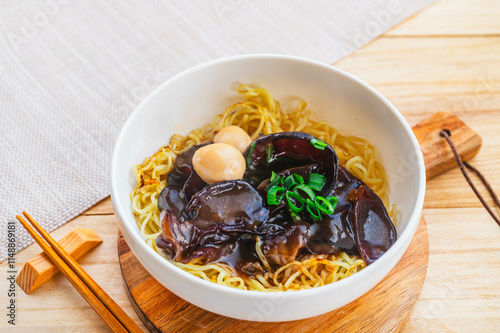 キクラゲとウズラのあんかけ焼きそば photo