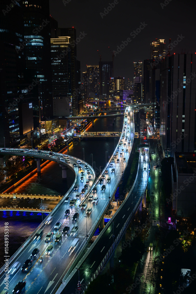 Fototapeta premium 大阪の夜景。堂島の高層ビル展望台から冬の夜の都市