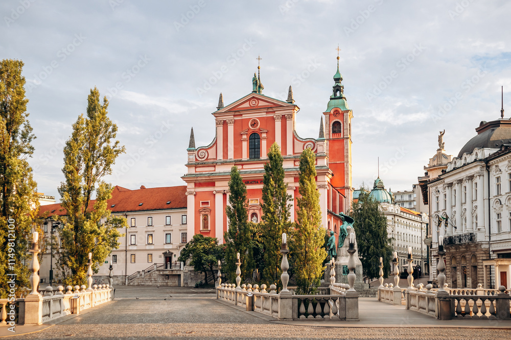Obraz premium Ljubljana, Slovenia - 14 August 2024: Preseren Square, the central square in Ljubljana. It is part of the old town pedestrian zone and a major meeting point