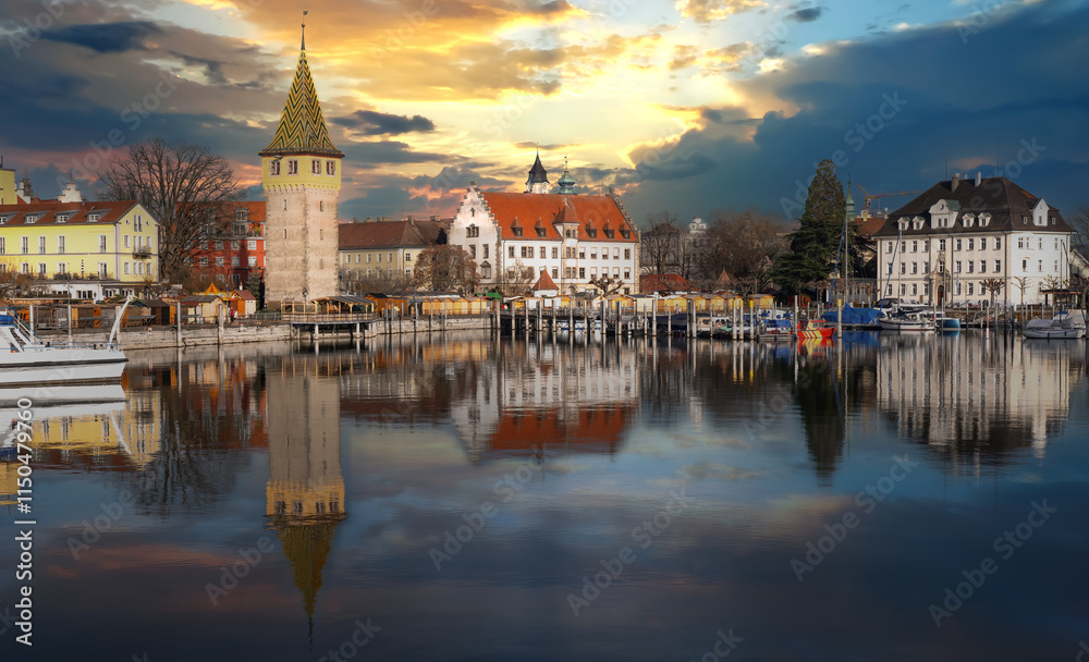 Fototapeta premium Lindau am Bodensee, Hafen mit Mangturm