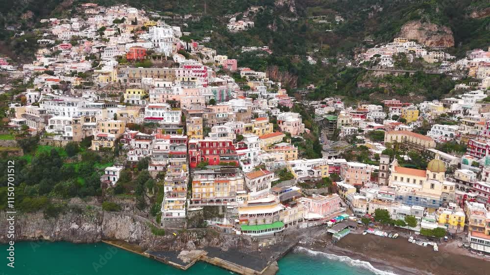 Positano, Italie, vue aérienne drone