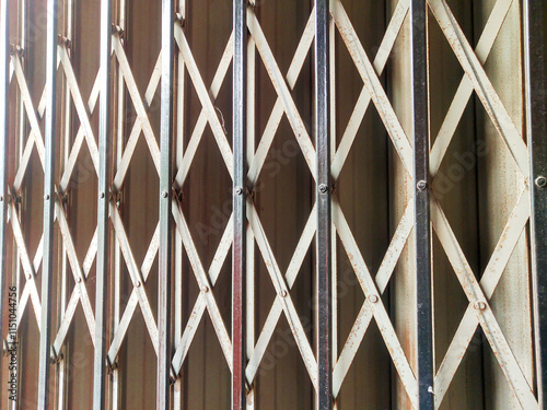 Background of the reinforcement of the folding gate which has started to rust