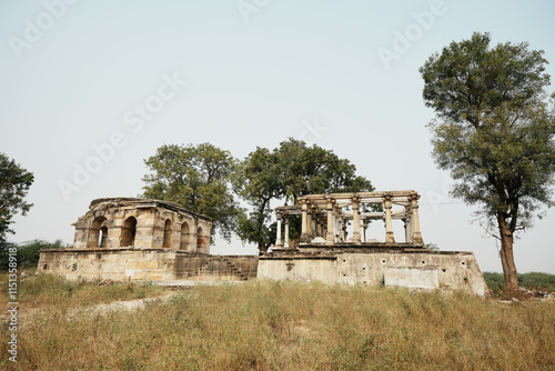 Obraz na płótnie Eternal Tribute: Bairam Khan's Mausoleum in Patan w salonie