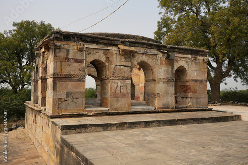 Obraz na płótnie Eternal Tribute: Bairam Khan's Mausoleum in Patan w salonie