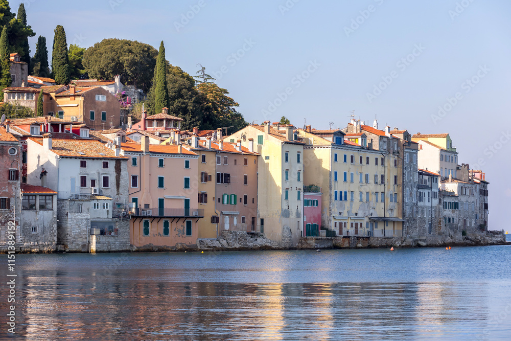 Obraz premium Rovinj, Croatia old town, houses in water