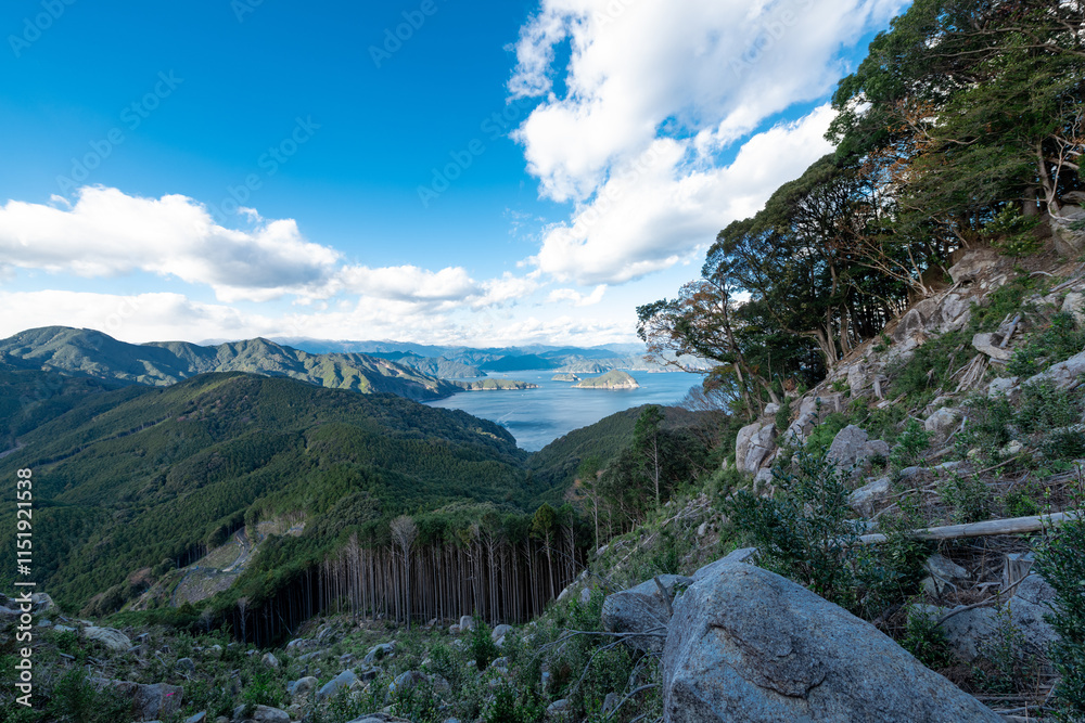 頂山から尾鷲を望む