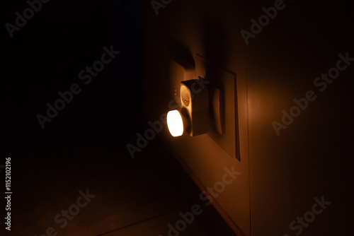 Nocna Lampka LED - Minimalistyczne Oświetlenie Ścienne, Night LED Light - Minimalist Wall Illumination