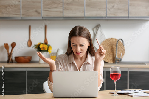 Frustrated young woman work...