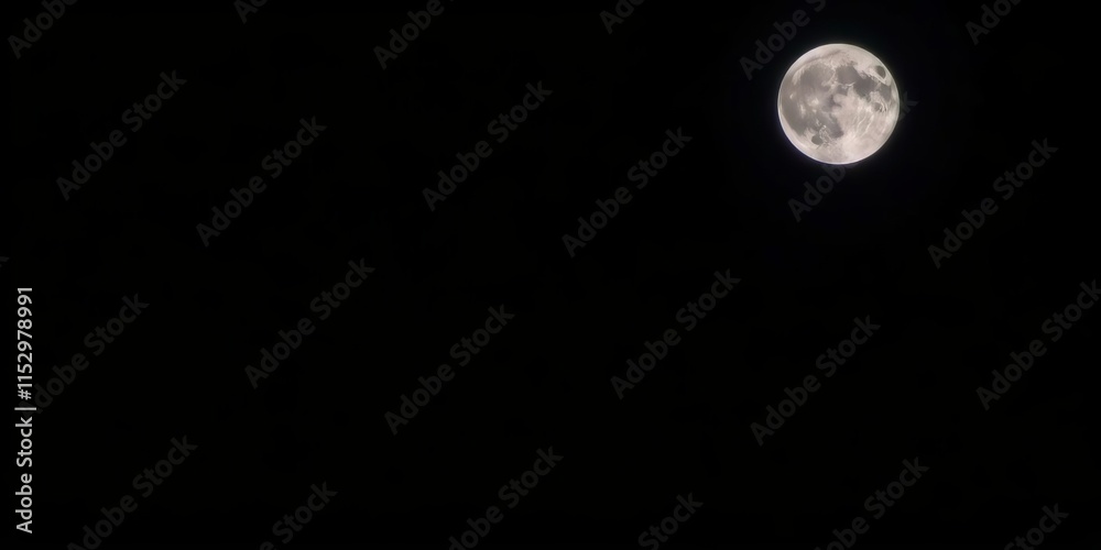 Obraz premium Extreme zoom photo of illuminated radish full moon with crisp details in August night sky, midnight, nature