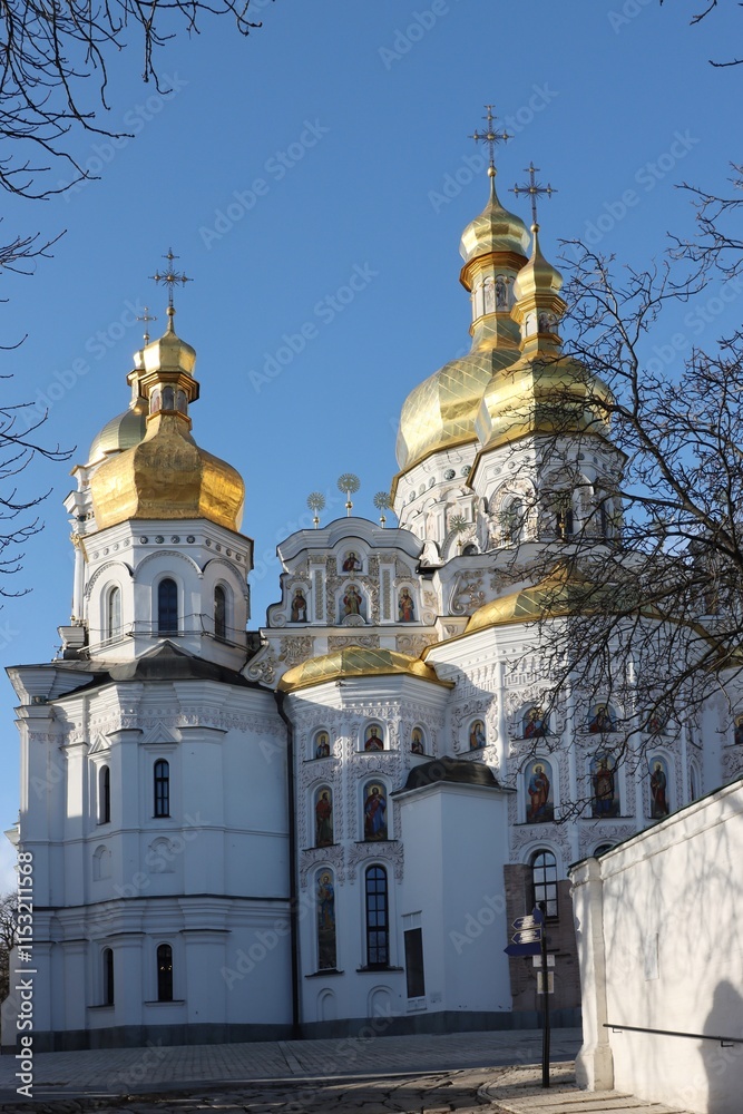Fototapeta premium cross, gold, kyiv, Kiev-Pechersk Lavra,Ukraine, kiev, church, architecture, cathedral, religion, tower, building, cross, orthodox, landmark, old, history, orthodoxy, faith