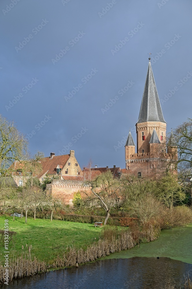 The Drogenapstoren, also called De Droge Nap, was built in the 15th century as the city gate of Zutphen. The Drogenapstoren, also called De Droge Nap, was built in the 15th century as the city gate of Zutphen.