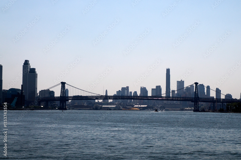 Fototapeta premium Williamsburg bridge new york manhattan view from East river