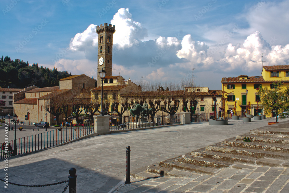 Obraz premium Serene Town Square with Historic Clock Tower 0007