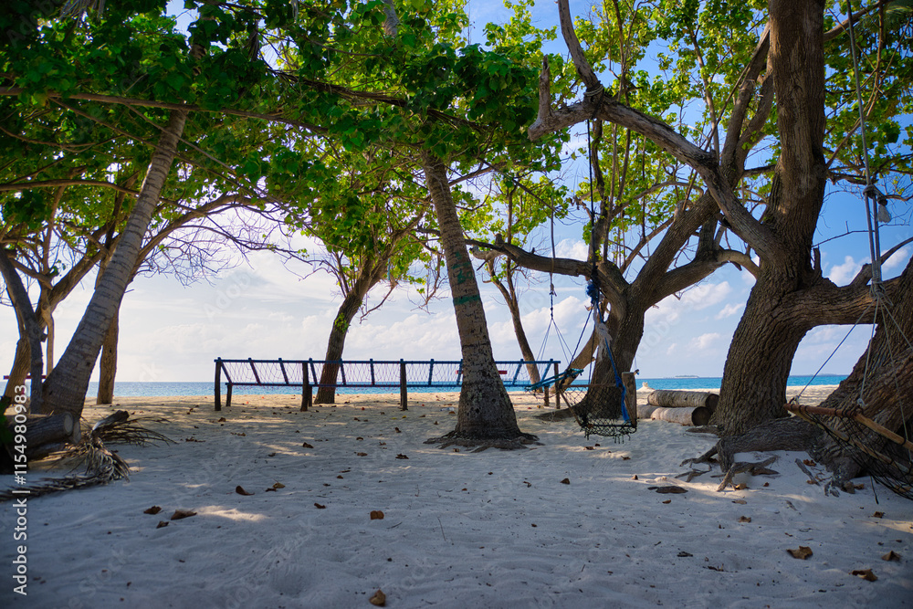 Fototapeta premium Typical Maldivian landscape on the island of Dhigurah