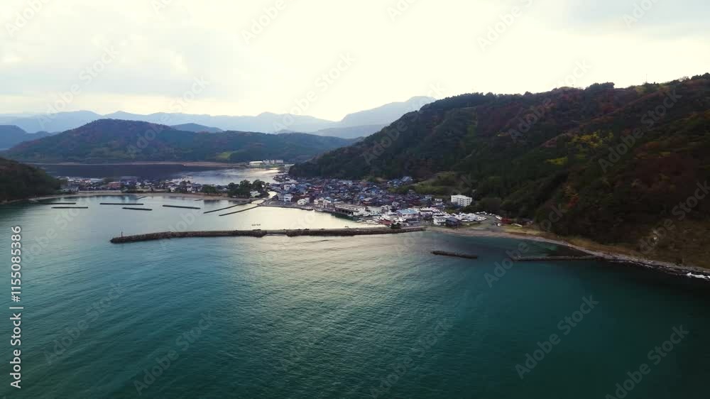 冬の日本海の岩山 海岸の風景 海をドローンで撮影 福井県美浜町 その5 冬の日本海の岩山 海岸の風景 海をドローンで撮影 福井県美浜町 その5