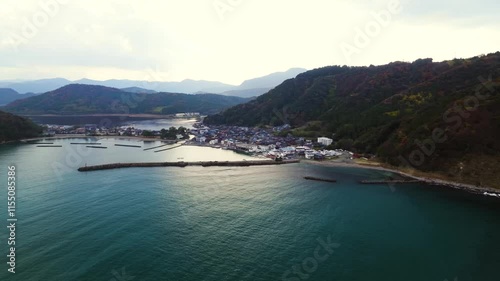 冬の日本海の岩山　海岸の風景　海をドローンで撮影　福井県美浜町　その5