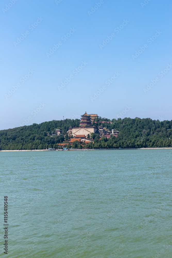Naklejka premium Kunming Lake and Foxiang Pavilion, Summer Palace, Beijing, China
