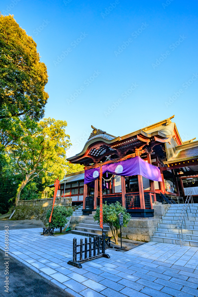 Obraz premium 秋の鹿児島神宮 鹿児島県霧島市 Kagoshima Shrine in autumn. Kagoshima Pref. Kirishima City.