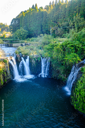 秋の金山橋から見た板井手の滝　鹿児島県姶良市　Itaide Falls seen from Kinzan Bridge in autumn. Kagoshima Pref, Aira City.