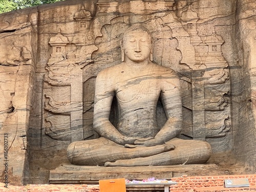 buddhist statue in sri lanka
