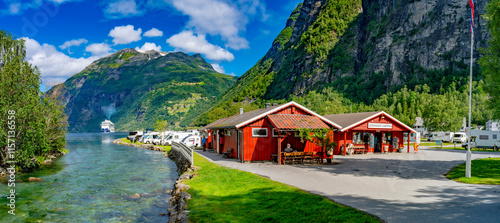 Bild auf Leinwand Der Geirangerfjord - ein Märchen in Norwegen