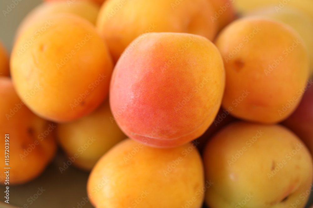 Fresh and Juicy Apricots: Nature's Sweetness Fresh and Juicy Apricots: Nature's Sweetness