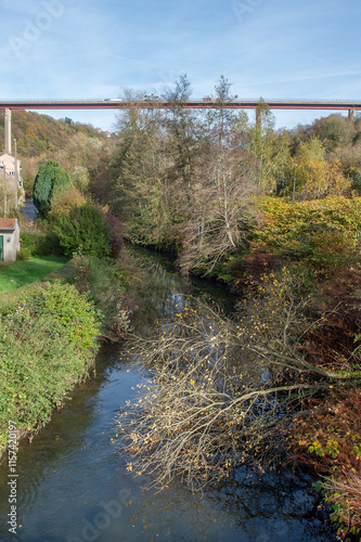 le viaduc de la vallée de la Chiers près de Longwy en Meurthe et Moselle permet de relier plus rapidement la France avec la Belgique et le Luxembourg pour les frontaliers photo