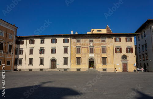 Obraz na płótnie Vernacular buildings in a square in an Italian town w salonie