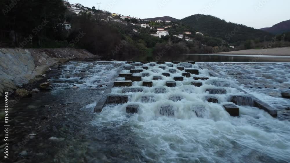 pequena barragem rio mondego