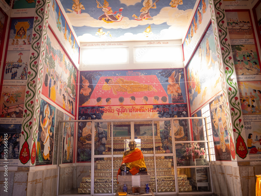 Fototapeta premium Amphawan temple 38