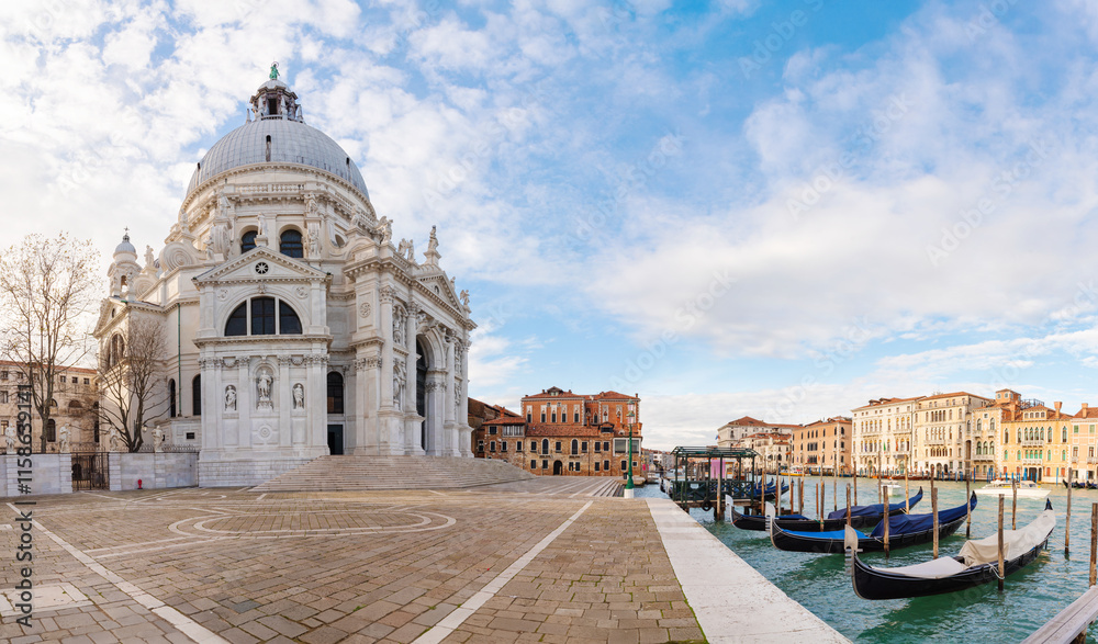 Fototapeta premium Santa Maria della Salute Basilica with Gondolas on Venice’s Grand Canal