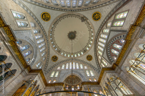 Obraz na płótnie A beautiful view of the Nuruosmaniye Camii, the mosque near the Grand Bazaar in Istanbul, Turkey w salonie