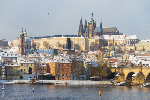 Obraz na płótnie Snowy Prague Lesser Town with Prague Castle above River Vltava, Czech republic w salonie