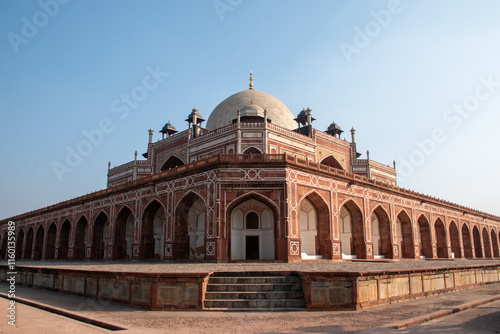 The Humayun's Tomb located in hazrat nizamuddin, South Delhi, the tomb of the mughal emperor humayun whole ruled in the 16th Century
