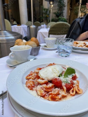 pasta with tomato sauce