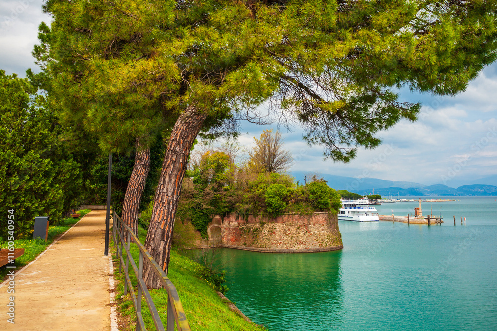 Obraz premium Peschiera del Garda town, Italy