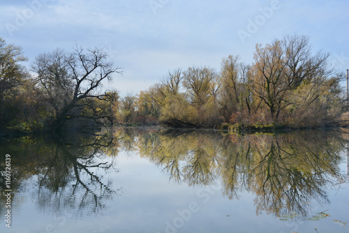 Obraz na plátně A serene autumn scene in the protected landscape and ornithological reserve Savi