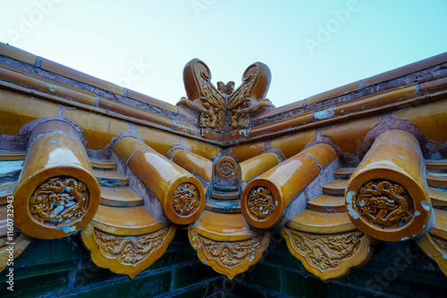 Obraz na płótnie Yellow Chinese glazed roof tile on Tibetan architecture in the Four Great Regions Scenic Area of Summer Palace in Beijing w salonie