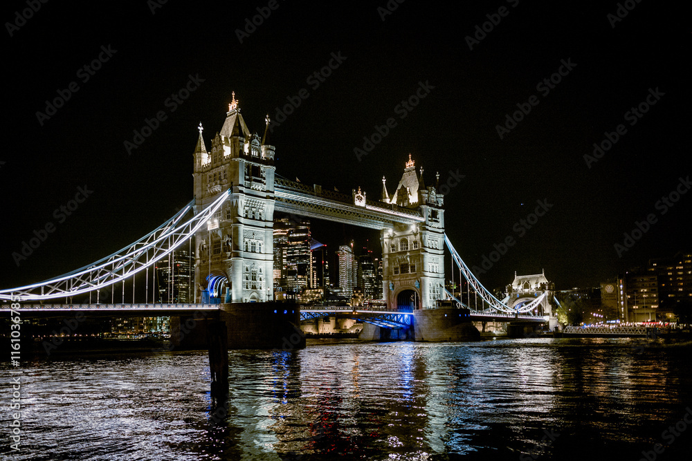 Obraz premium Tower Bridge at night