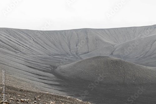 Hverfjall, cratere vulcanico in Islanda photo