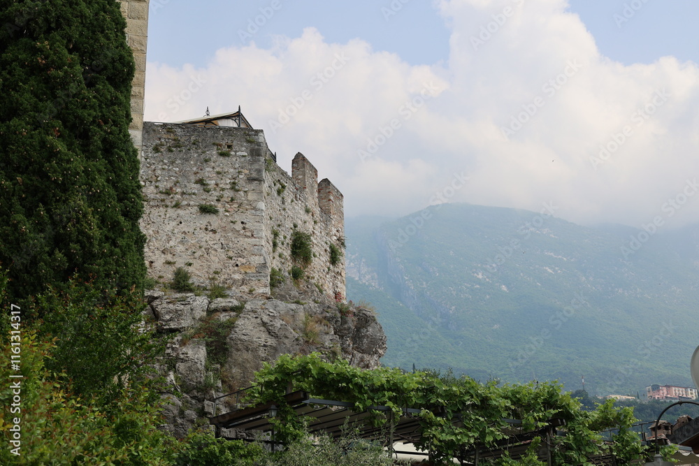 Naklejka premium Schöner Frühsommertag in Malcesine am Gardasee 