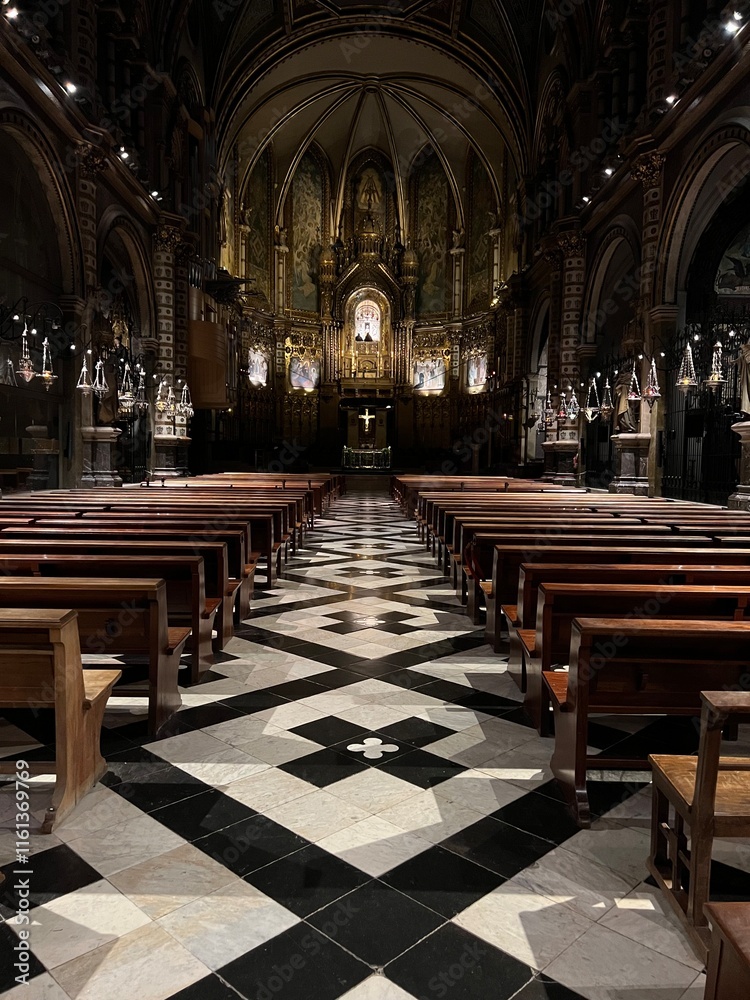 Fototapeta premium Interior of Santa Maria de Montserrat Abbey