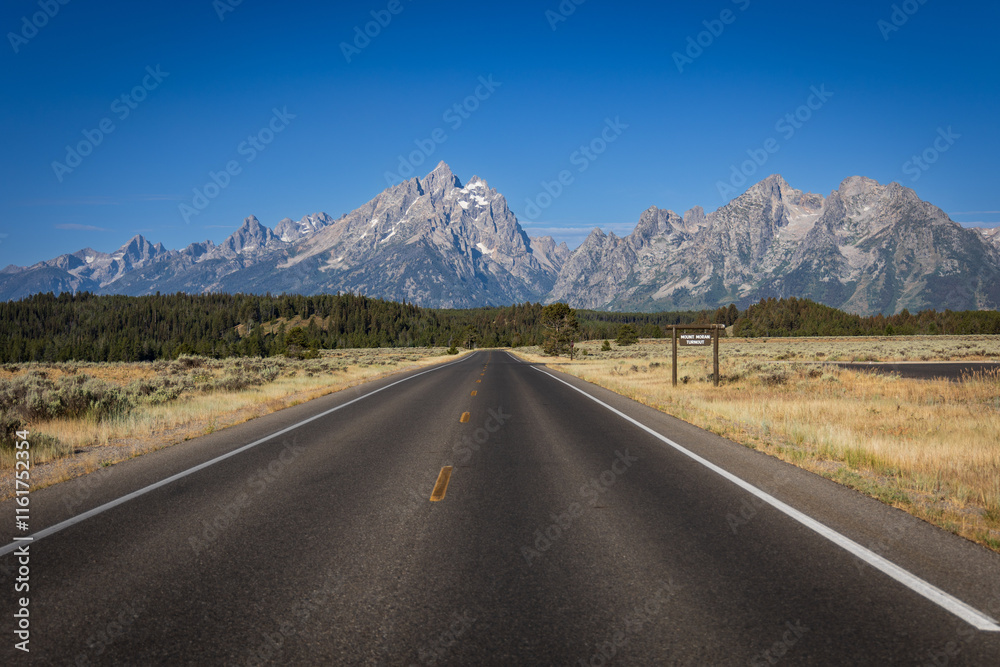 Fototapeta premium road to the mountains