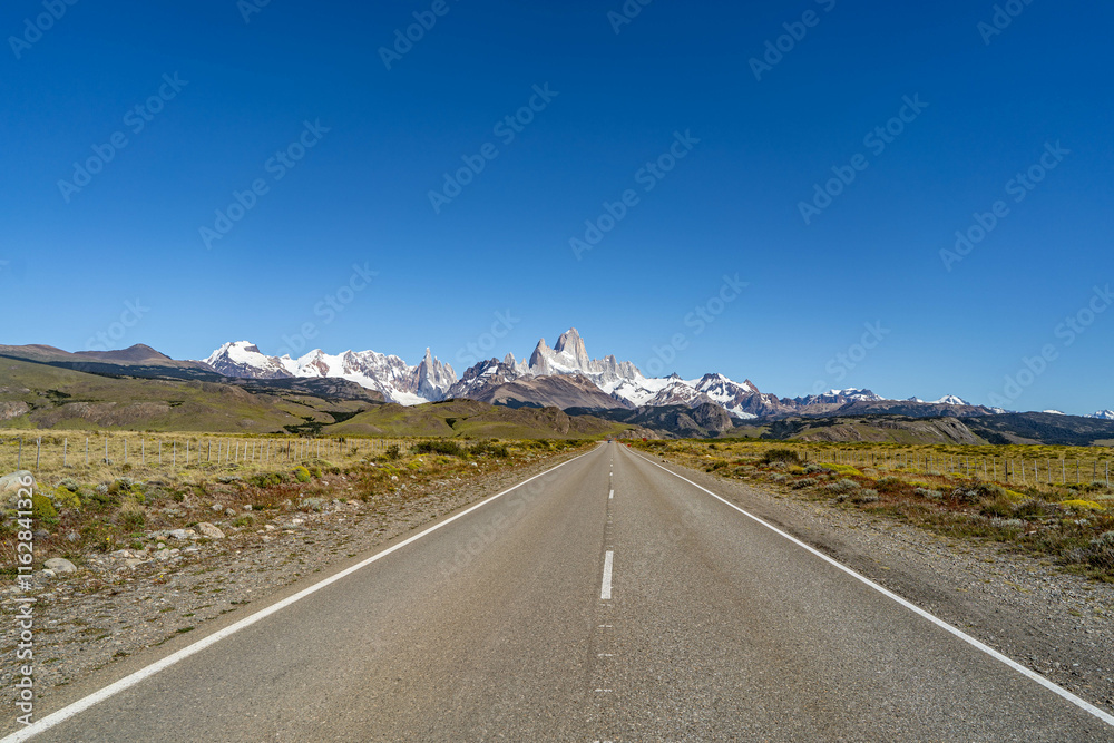 Naklejka premium Road to El Chalten and Mount Fitz Roy, Patagonia, Argentina