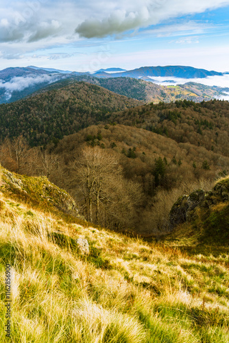 Beau paysage automnal à Sewen, au Ballon d'Alsace. photo