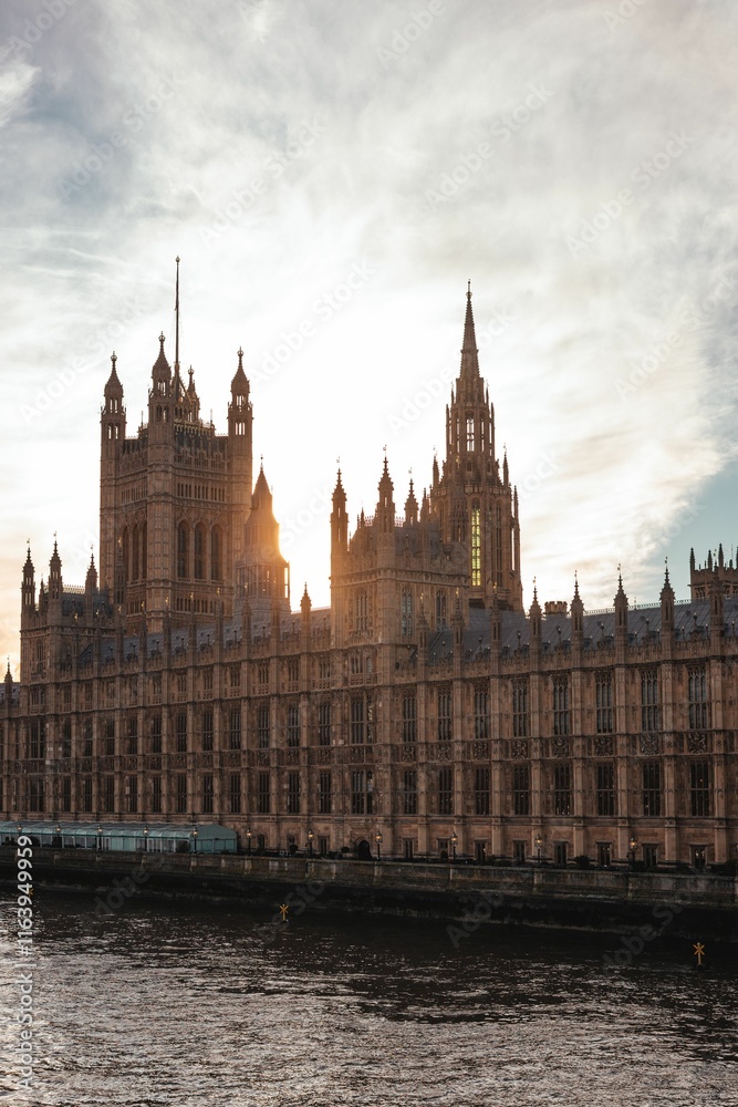 Obraz premium Sunset at Houses of Parliament, London