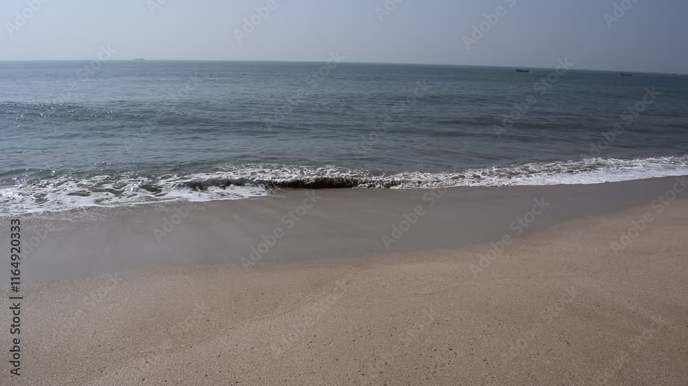 Majestic Sea Waves Crashing on the Shore Majestic Sea Waves Crashing on the Shore
