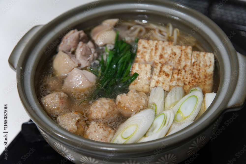 鶏鍋を作る様子 鶏鍋を作る様子